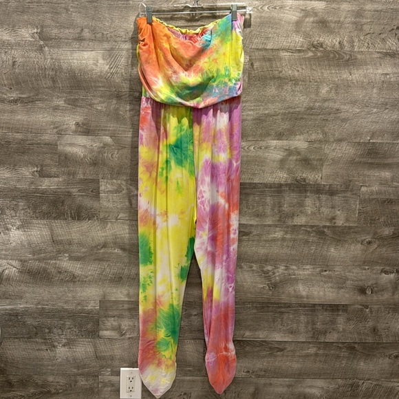 Derek Heart Tie Dye Strapless Jumpsuit with Pockets in a Polyester/Spandex Blend - Picture 7 of 12